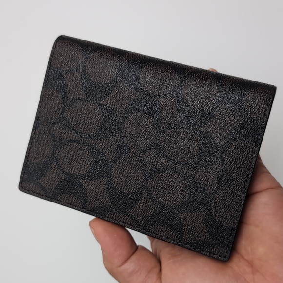 Coach 1283 Passport Case Signature Canvas W/Travel Patches Mahogany Multi (Last) - Picture 3 of 12